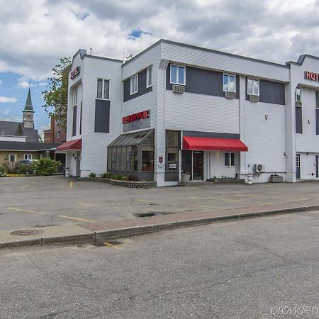 Econo Lodge La Malbaie Luaran gambar