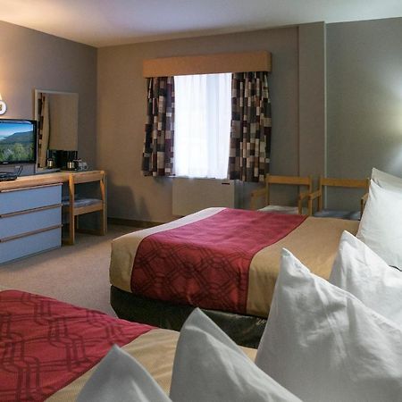 Econo Lodge La Malbaie Luaran gambar