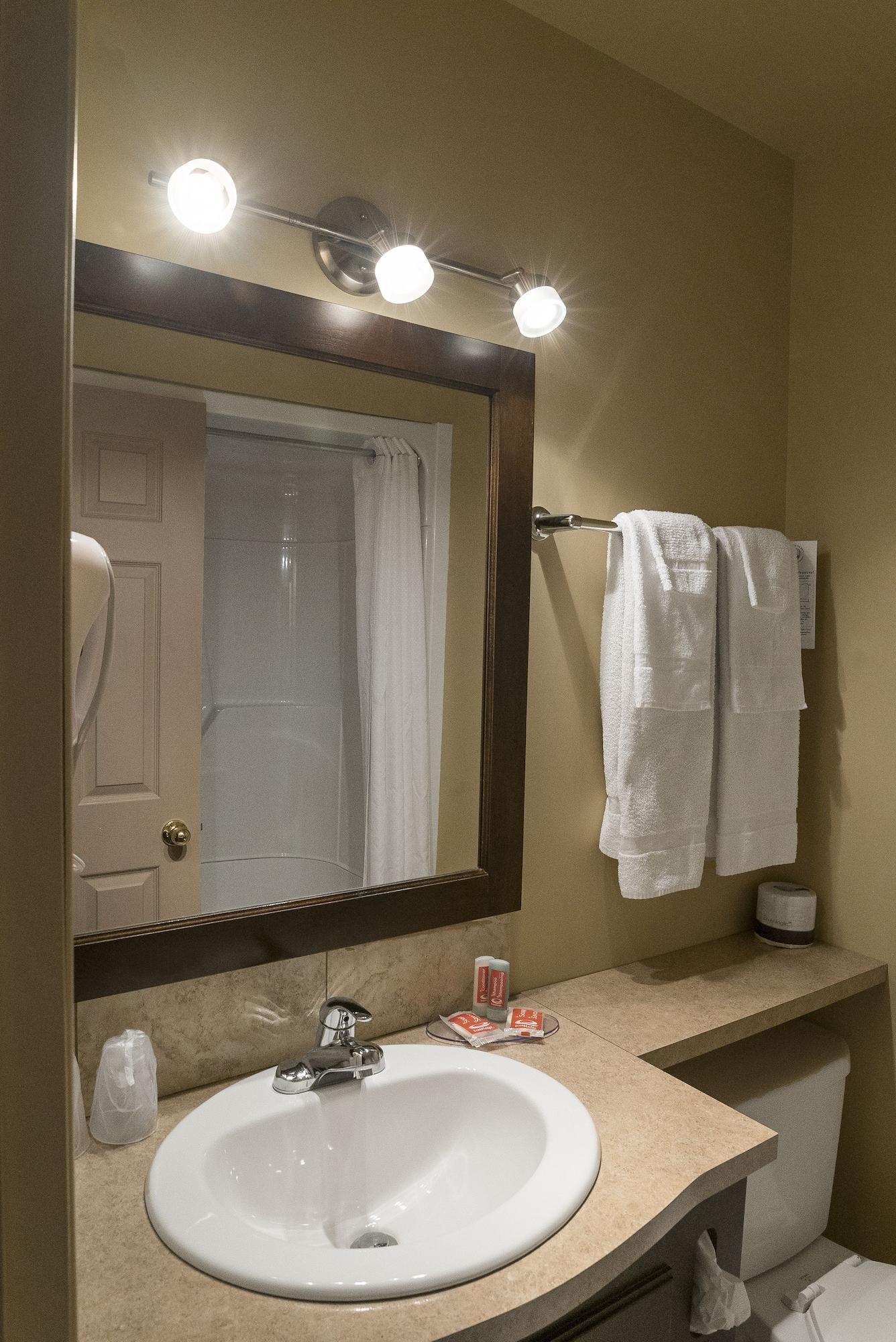 Econo Lodge La Malbaie Luaran gambar