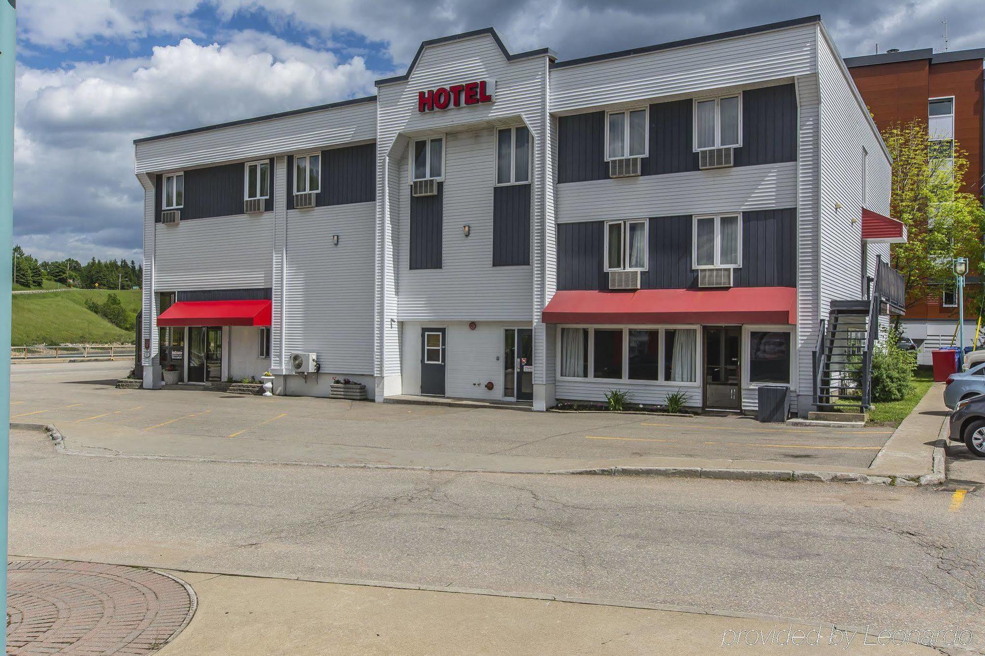 Econo Lodge La Malbaie Luaran gambar
