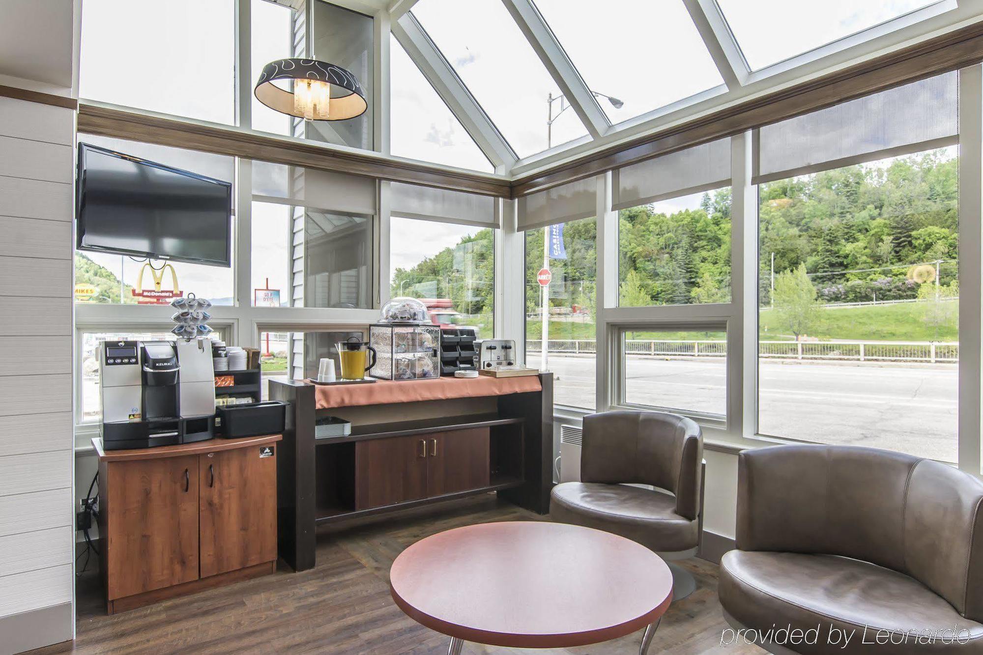 Econo Lodge La Malbaie Luaran gambar