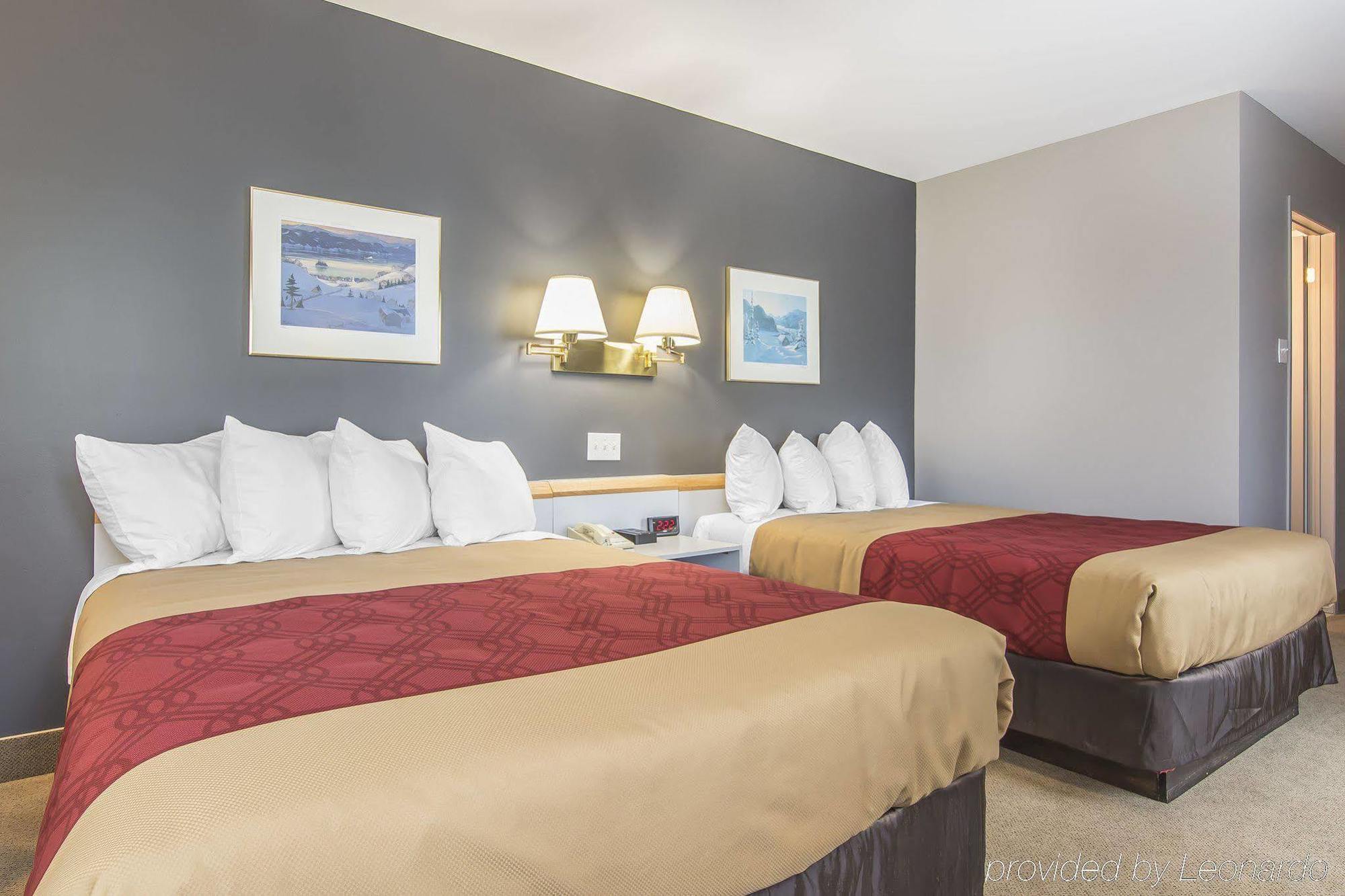 Econo Lodge La Malbaie Luaran gambar