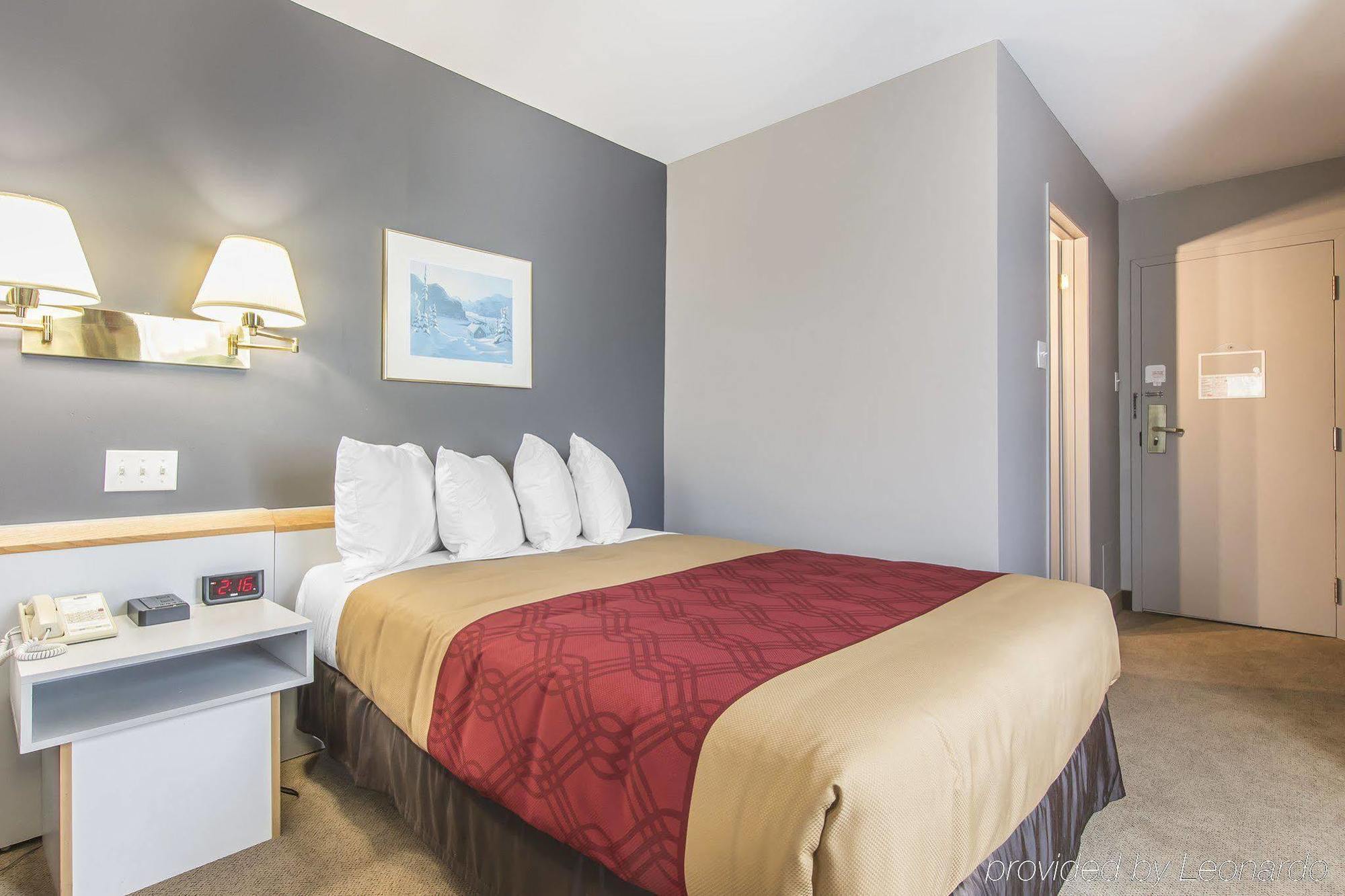 Econo Lodge La Malbaie Luaran gambar