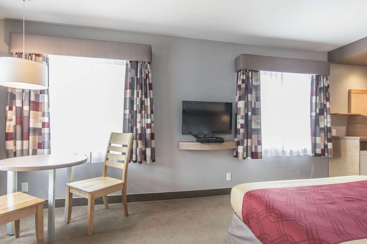 Econo Lodge La Malbaie Luaran gambar