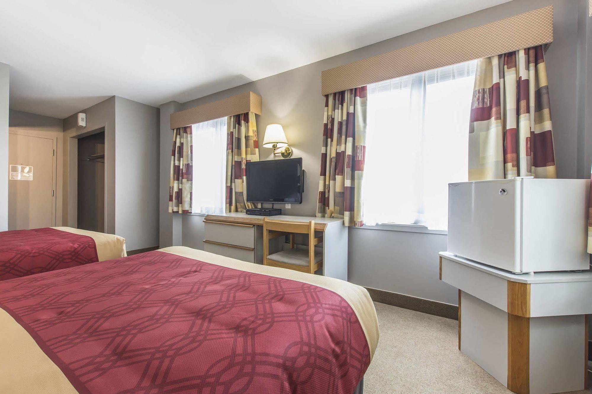 Econo Lodge La Malbaie Luaran gambar