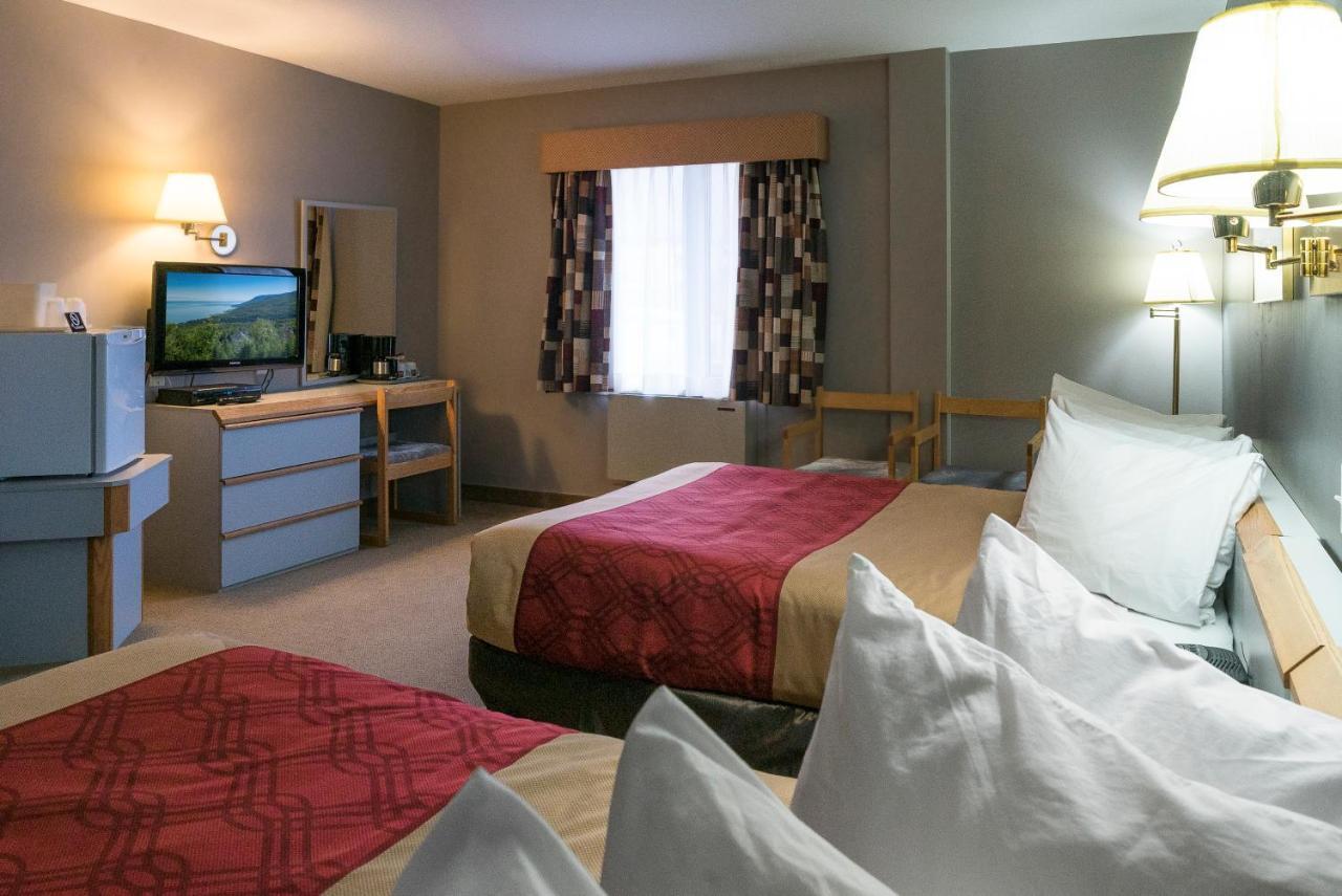 Econo Lodge La Malbaie Luaran gambar